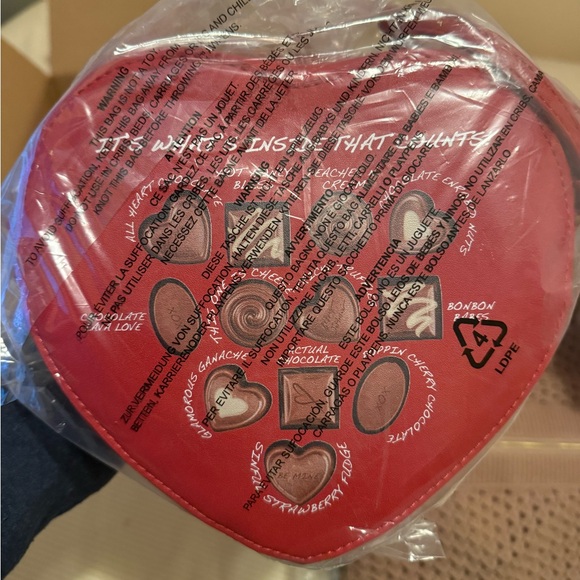 Betsey Johnson KITSCH RETRO ROMEO RED CROSSBODY Bag New with tags NWT - Picture 11 of 12